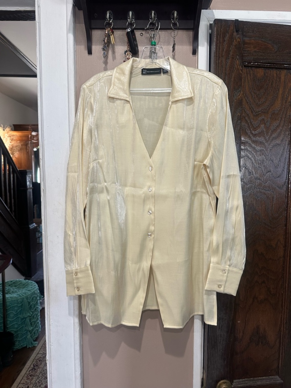 New York & Company Light Cream Button-Front Blouse